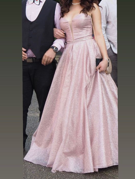 Абитуриентска рокля