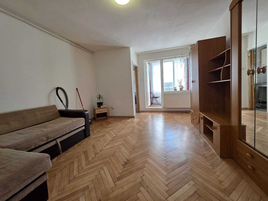 Garsonieră mobilată-utilată, Aleea Constructorilor, et 3/8