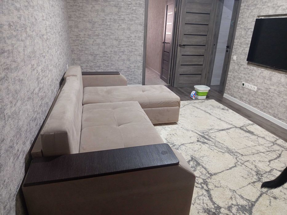 Угловой диван в зал