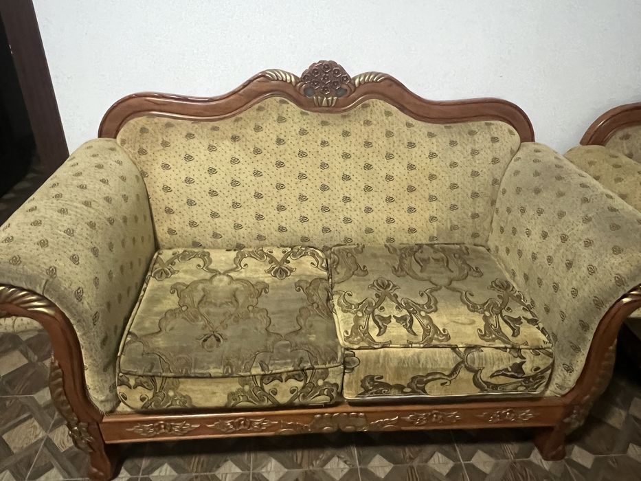 Продаю диван, б/у