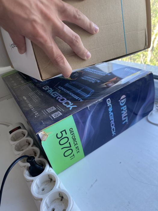 RTX 5070 ti palit gamerock