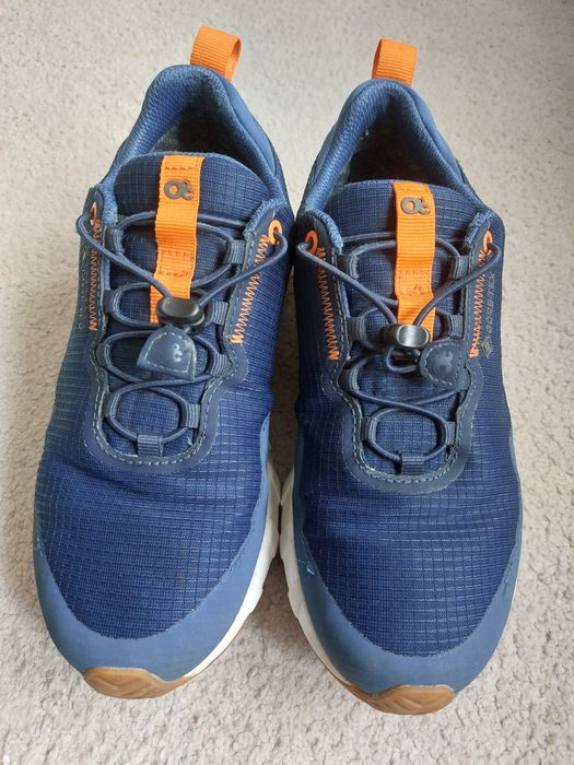 Sneakers ZeroC cu Goretex mărimea 37 - 24 cm, stare foarte buna, impermeabili. Talpa