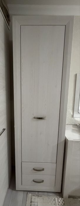 Продается Шкаф-пенал