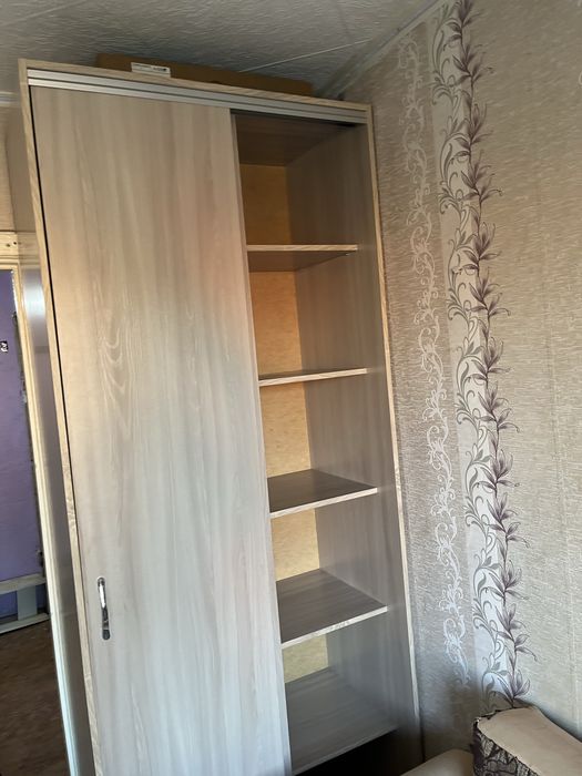 Продам шкаф 2,30 м примерео