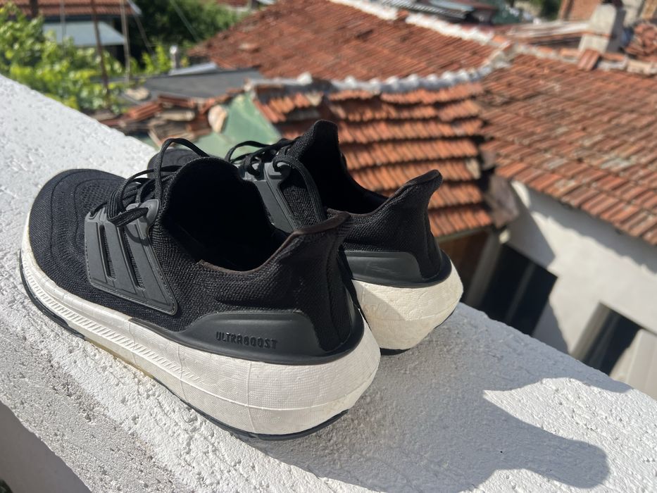 Adidas UltraBoost  43 1/3
