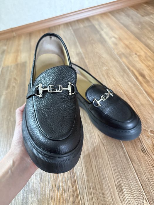 Продам кожаную обувь