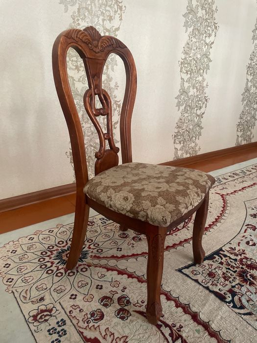 Продам б/у стулья со стулом