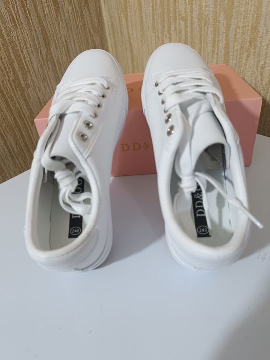 Женские кросовки