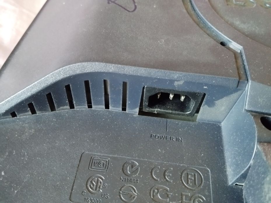 Жк мониторы Benq FP71G+ (4:3, 17") 2 шт.