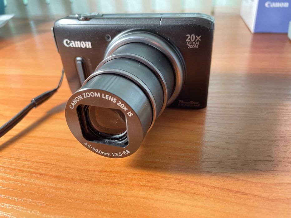 Фотоапарат Canon PowerShot SX260HS перфектно състояние