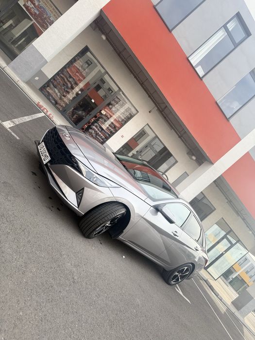 Xyunday elantra 2021.