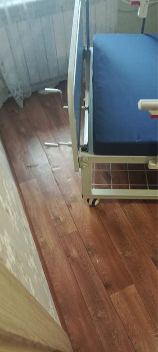 Кровать для лежачего больного человека