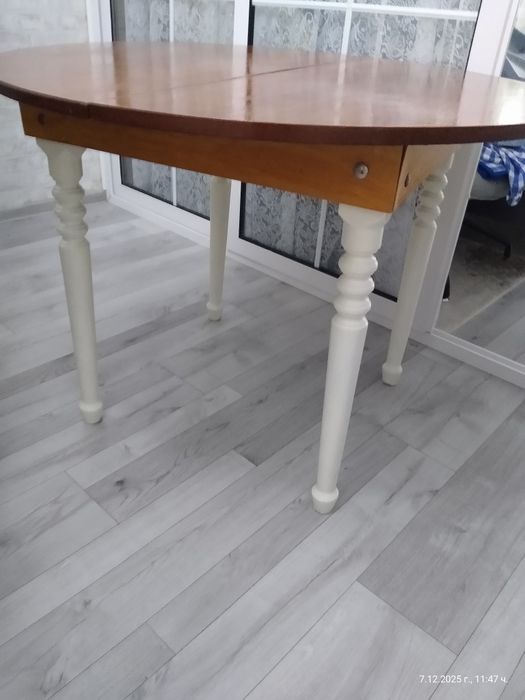 Разтегателна кухненска трапезарийна маса 110см