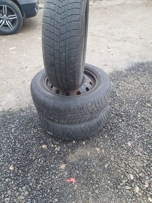 Vând. Roți Logan R15 echipate cu cauciucuri de iarna