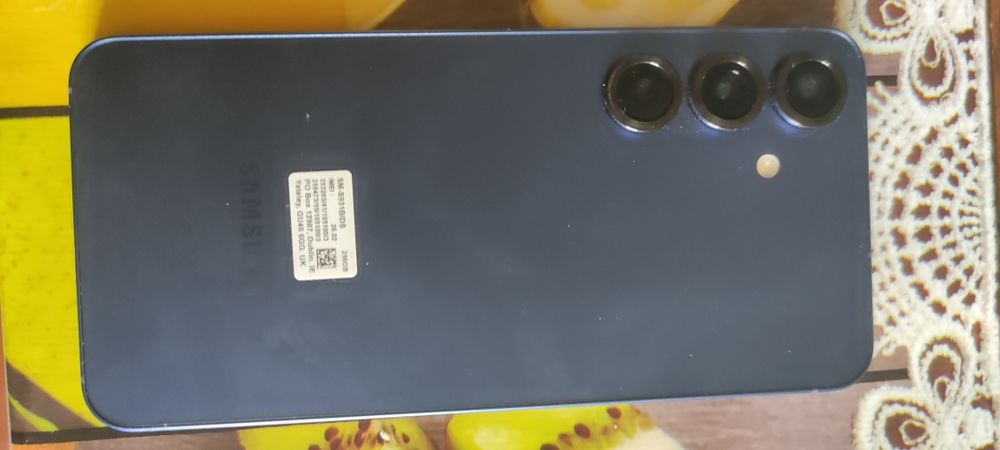 Самсунг Галакси S25 + подарък флип калъф