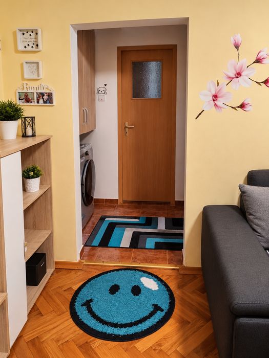 Vând apartament  3 camere
