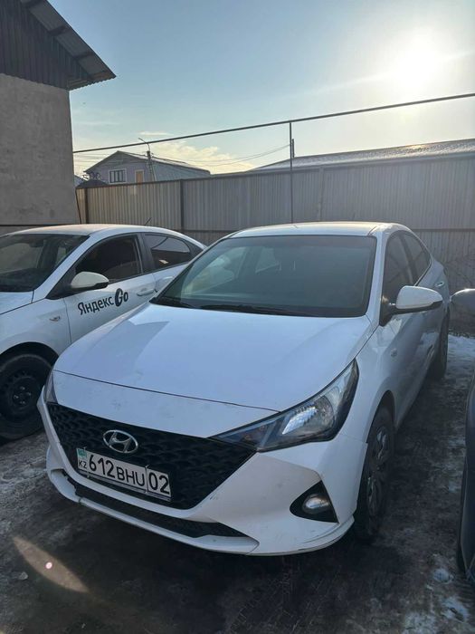 Такси жұмысына автокөлік жалға беріледі.