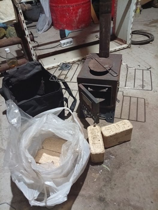 Печка с брикетом