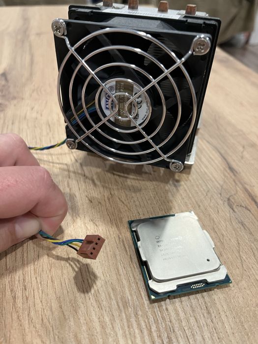 Procesor Intel Xeon E5 1607V4  3.10 ghz si cooler