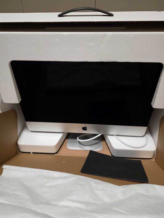 iMac 21.5 inch Retina 4K Display i5 8GB mem 1TB Fusion Drive an 2019