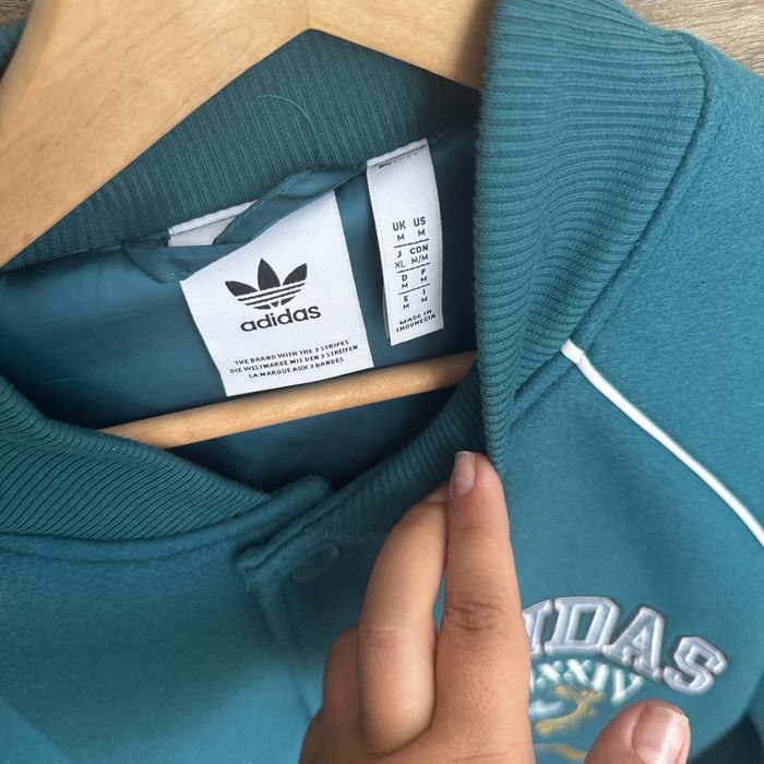 Jacketa adidas noua