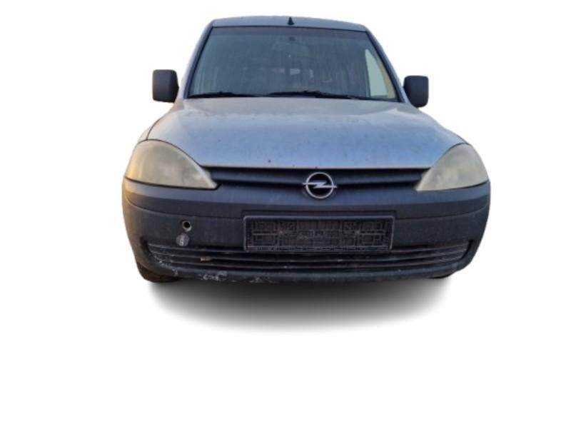 Dezmembrez Combo C cu haion Z157 argintiu 1.3 cdti euro 4 Opel Combo C