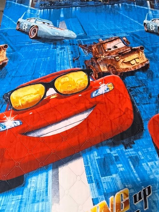Двулицево шалте/покривало за легло 130/220 см Маккуин /Колите, Cars, Disney/ и Мечо Пух