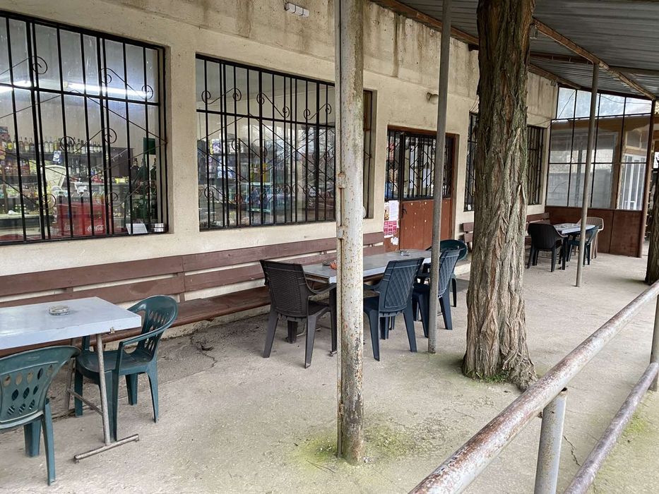 Хранителен магазин и кафе аперитив в с.Тутраканци