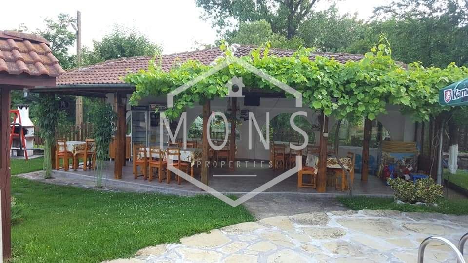 Хотел в Велико Търново, област-с.Емен площ 717 цена 449900