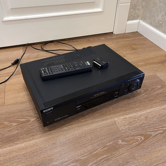 Видеомагнитофон SONY SLV-E570EE