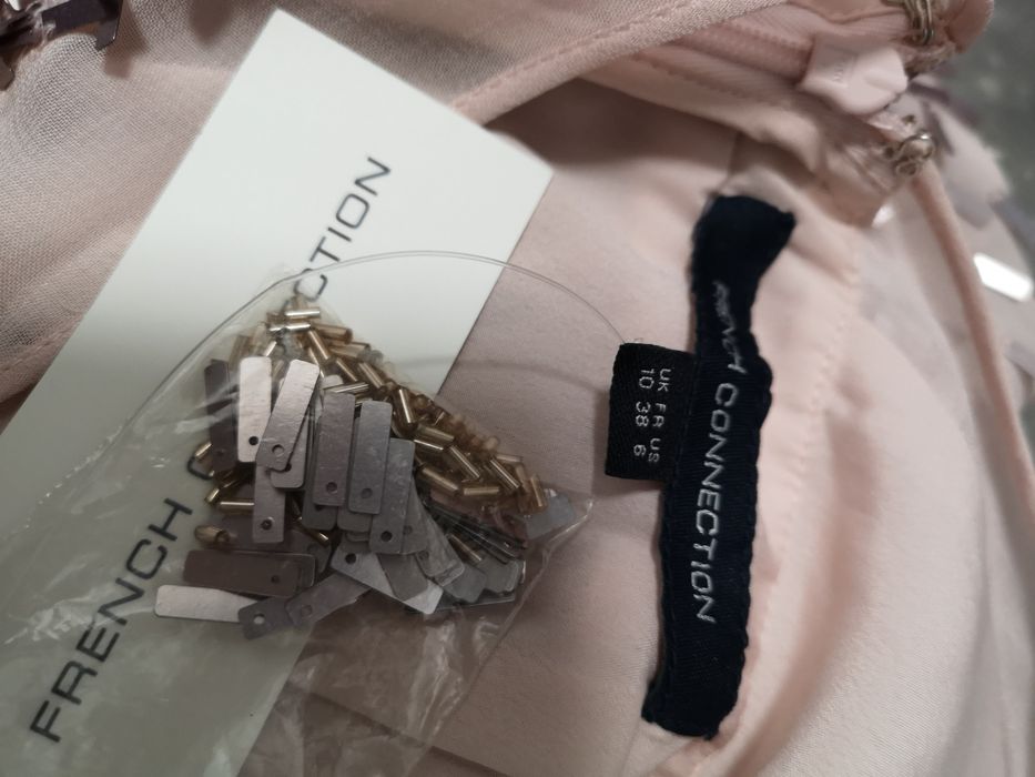 НОВА Официална Бална Рокля Пепел от Рози, размер М-Л