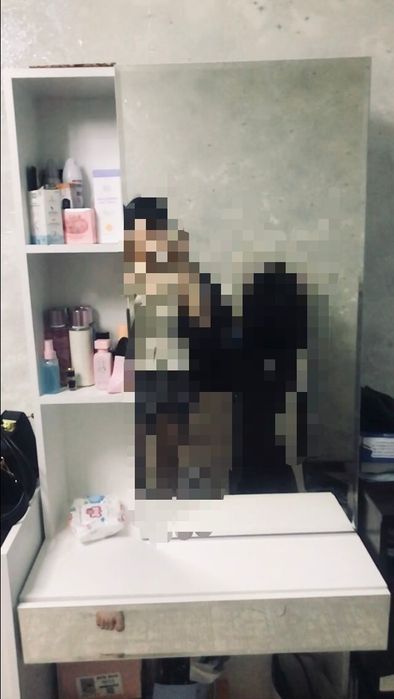 Косметикаға арналған ақ түсті стильді шкаф / Сөре