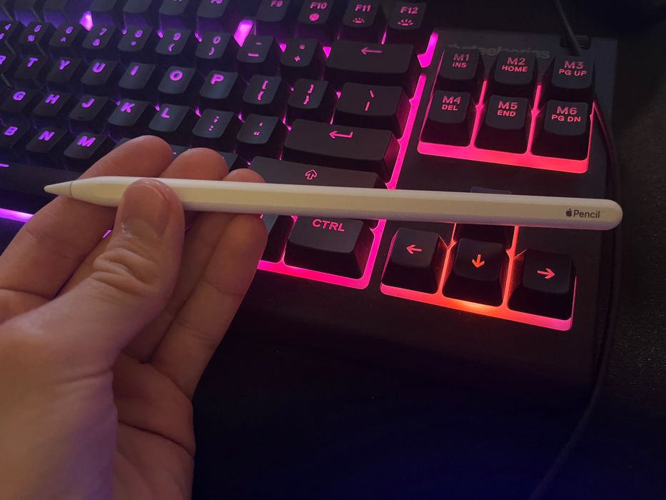 Apple pencil нов