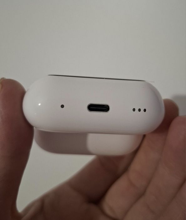 Беспроводное наушник эирподс