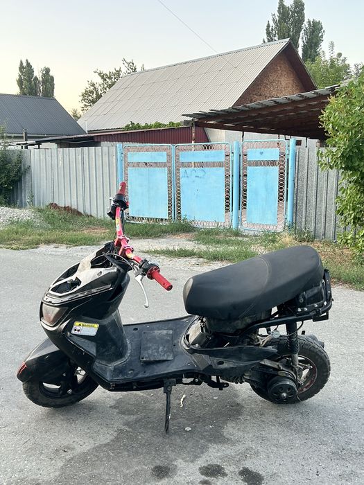 Продам мопед скутер м8