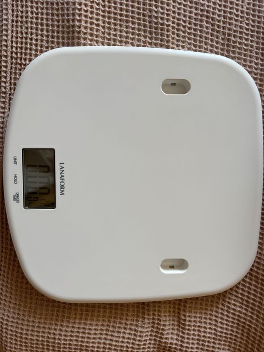 Lanaform  електронна везна като НОВА