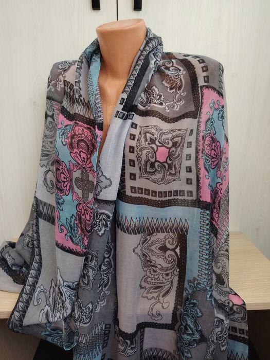 Eșarfă multicolora moderna