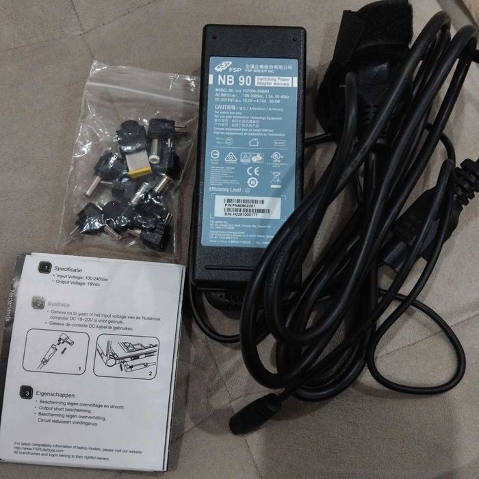 Ново универсално зарядно за лаптоп FSP