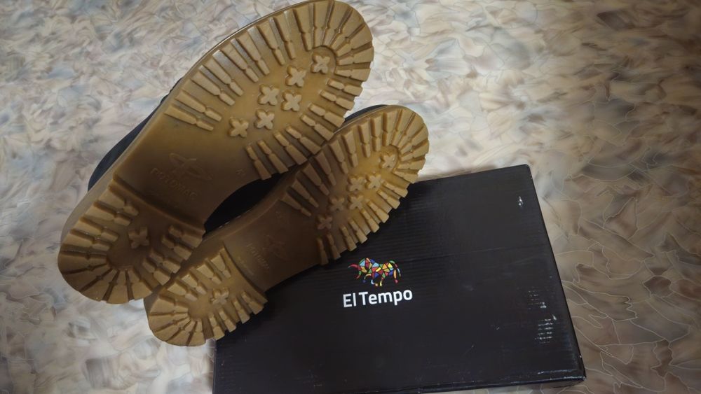 Продам мужские ботинки