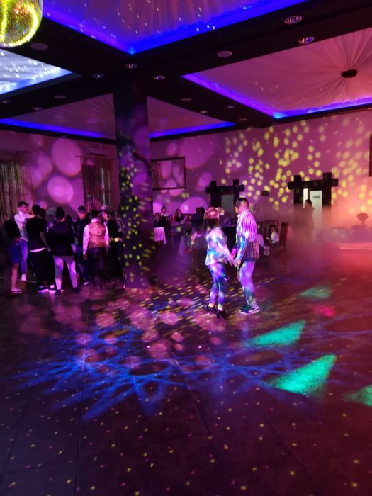 DJ, schela lumini, sonorizari si oglinda magica