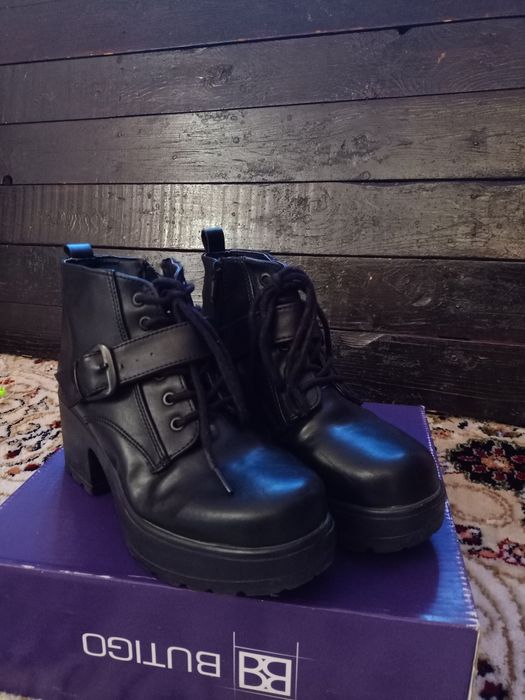 Етік сатылады defakto дан алгам 1-2 рет киылген таза укыпты киілген жа