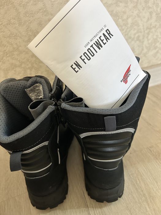 Продам новую обувь RED WING