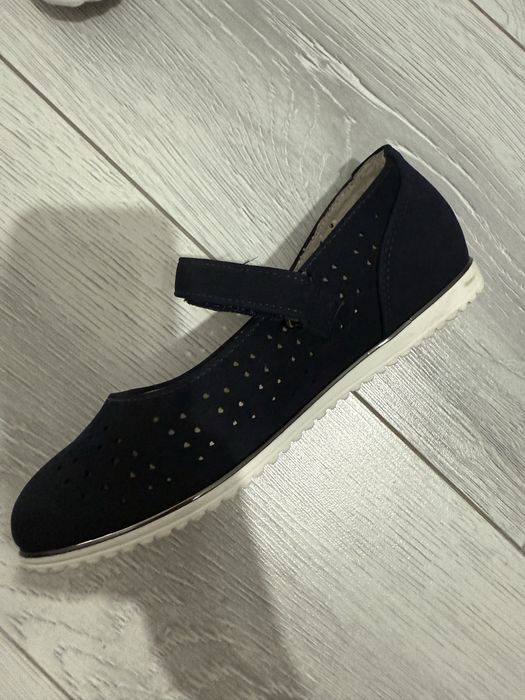 Туфли девичковые продам