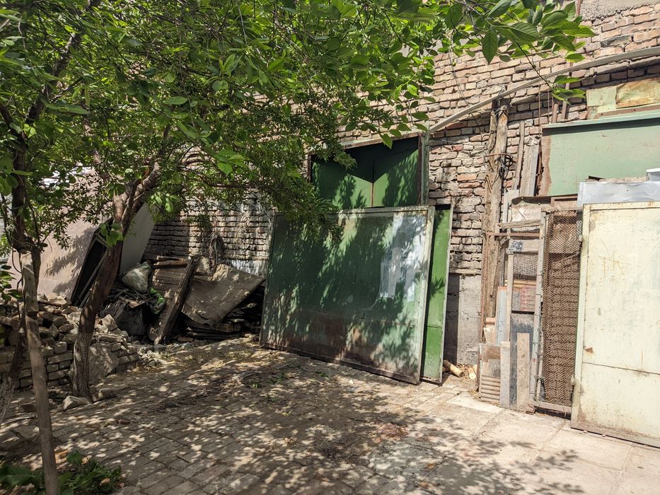 Продаю два гаража в разборе