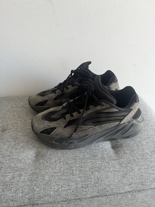 Vand Yeezy 700 Gri