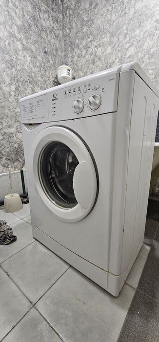 Стиральная машина Indesit WISL 102