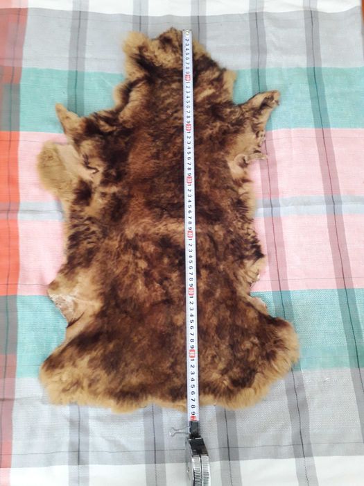 обработени агнешки кожи с косъм за декорация