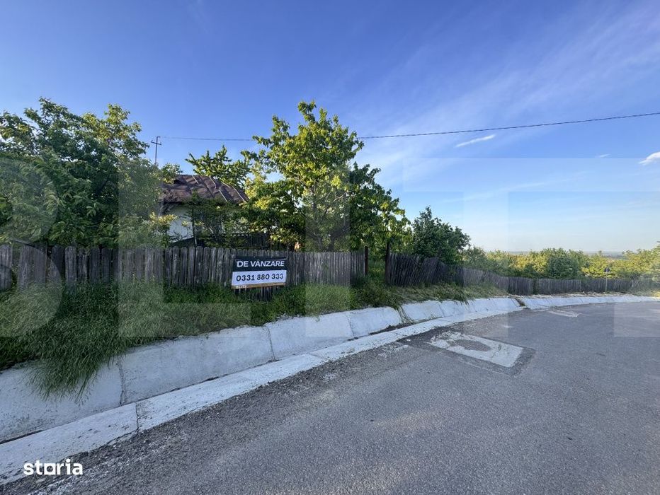 Teren intravilan, 3180 mp cu casa batraneasca - Sat Cucorani
