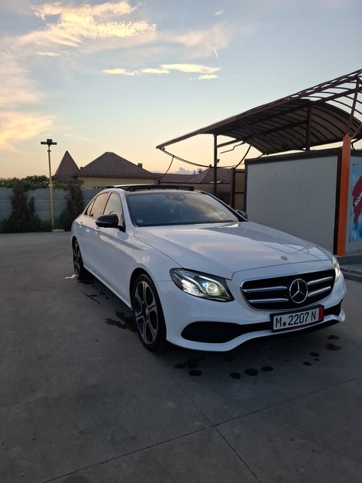 MERCEDES-BENZ E-Class 2016