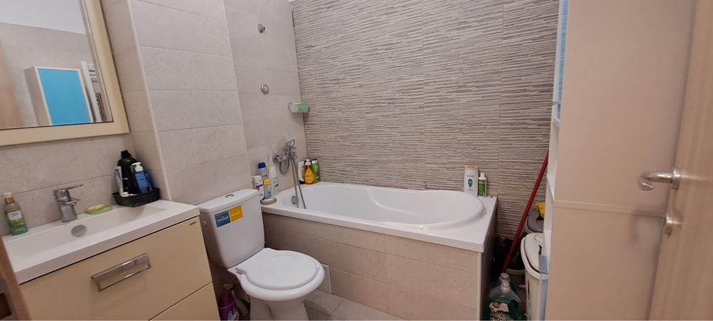 Vand apartament 3 camere sector 2